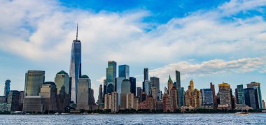 Metropolitan şehrinin panoraması. Büyük şehir manzarası. New York şehir merkezi. Manhattan silueti. New York şehri. New York 'un gökdelen binası. Kentsel mimari. Manhattan ve Hudson Nehri şehir merkezi..