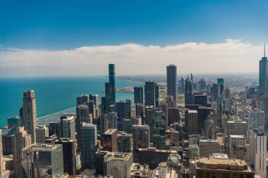 Şehir merkezindeki hava manzarası. Gökdelen hava görüntüsü. Şehir manzarası silüeti. Metropolis 'teki mimari bina. Deniz kenarı şehrinin gökdelen mimarisi. Metropolis City silueti. uzak ufuk.