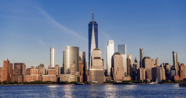Manhattan gökdeleni, Skyline 'da. New York şehri. New York 'un gökdelen binası. Kentsel mimari. Hudson 'da Manhattan şehir merkezinde. Metropolitan şehir manzarası. New York şehir merkezi. simge görünümü.