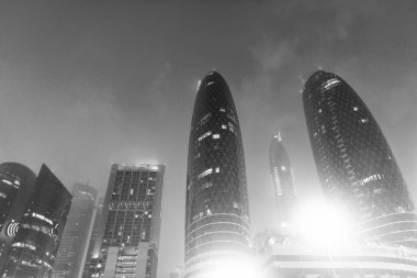 Dubai, Birleşik Arap Emirlikleri - 23 Aralık 2017: Dubai 'de gökdelen bina silueti.
