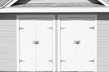 Pembe mağazanın kapısı. Dışarıdaki kapı girişi. Kapı girişinin fotoğrafı. Kulübenin kapı girişi.