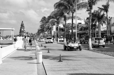 Cozumel, Meksika - 24 Aralık 2015: Meyers Manx Buggy Car ile Yaz Gezisi Bulvarı.