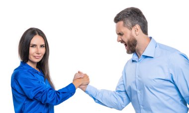 Ofiste karşılaşma. İş rakipleri bilek güreşi yapıyor. Liderlik için rekabet. İş rekabeti. İki iş adamı bilek güreşinde yarışıyor. Meslektaşlar arasındaki çatışma.