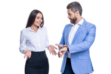 Dakik iş adamları beyazın izole edildiği zamanı kontrol ediyor. İş için son gün. İş arkadaşım iş toplantısına geç kaldı. Son teslim tarihi ve dakiklik. Zaman yönetimi. İş adamları dakik ya da geç.