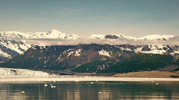 Glaciar Baía Beleza Natureza Gama Montanhas Com Picos Nevados Costa — Fotografia de Stock