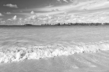 Yaz tatili için deniz manzaralı bir yere. Yaz tatilinde çekilmiş bir fotoğraf. Yaz tatilinde. Turkuaz suyla yaz tatili.