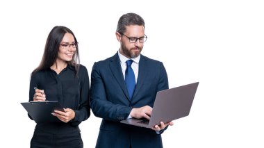 Şirket birleşmesi. İş sözleşmesi imzalayan iş adamları izole edildi. İş ortaklığı. İş adamları analitiği. İş toplantısında sözleşme imzalamak. Başarılı pazarlıklar. Hukuk uygulaması.