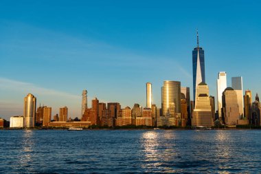 New York, Manhattan şehri. New York, Manhattan 'ın başkenti gökdelen şehri. Manhattan şehrinin gökdelen mimarisi. Manhattan ve ny city Sunset Skyline.