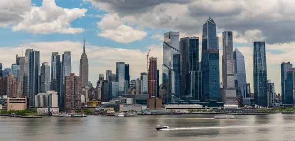 美国纽约市 2023年5月5日 全景曼哈顿市中心的摩天大楼 — 图库照片