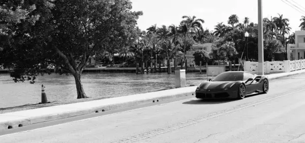 Miami Beach Florida Usa Aprile 2021 Ferrari Sf90 Stradale Rossa — Foto Stock