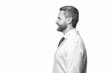 Mutlu hemşire profili. Hemşire adam beyazda izole edilmiş. Beyaz önlüklü tıbbi hemşire..