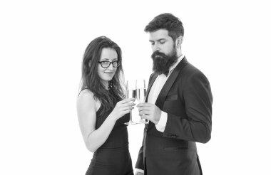 Başarılı insanların iş etkinliği. Aile tatilini kutlar. İşletme partisi. Şerefe konsepti. Birbirine aşık çiftler. Smokinli adam ve seksi bayan. Resmi çift ortaklık için şampanya içer..