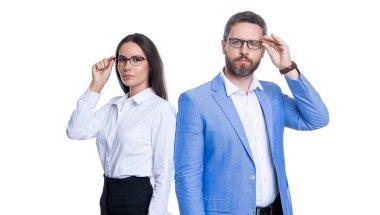 İş arkadaşları beyazları izole ediyor. Resmi takım elbiseli iki iş adamı. Hırslı iş adamları destek veriyor. Profesyonel iş lideri ve menajeri. Başarılı iş adamları. başarı vizyonu.