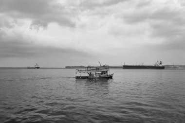 Manaus, Brezilya - 04 Aralık 2015: Deniz Burnu 'nda tur feribotu.