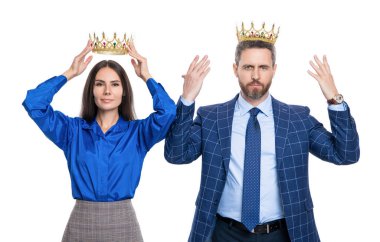 Başarılı iş adamları beyazlar üzerinde izole edilmiş. Motivasyon ve ödül. Takım elbiseli iş adamları. Liderlik kavramı. İşletme lideri. Büyük patron. İş başarısı ve liderlik. En iyi yatırımcı.