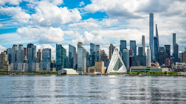 美国纽约市 2023年5月5日 曼哈顿城市景观是人类创新的见证 其摩天大楼高耸入云 四处游历 — 图库照片
