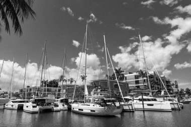 Miami, Florida ABD - 25 Mart 2023: Lauderdale Kanal Yaz Limanı.