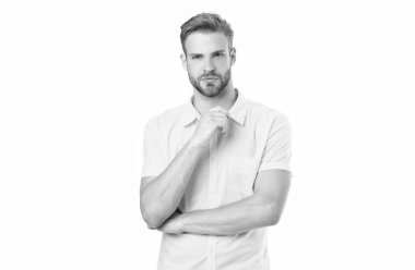 Tüylü genç adam beyazda izole edilmiş. Arka planda kıllı bir adam. Stüdyoda kıllı bir adam var. Tüylü adam..