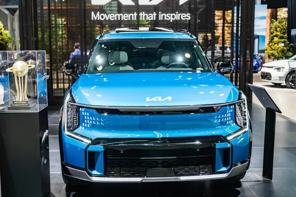 Νέα Υόρκη Ηπα Μαρτίου 2024 Kia Ev9 Ηλεκτρικό Crossover Μπλε — Φωτογραφία Αρχείου