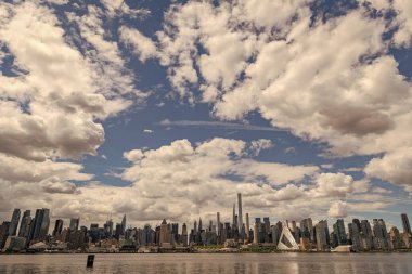 New York City, ABD - 05 Mayıs 2023: Gökdelen mimarisi ile New York silueti, Manhattan.