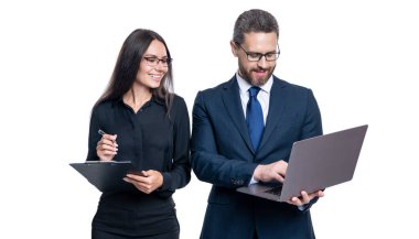 Başarılı pazarlıklar. Şirket birleşmesi. İş sözleşmesi imzalayan iş adamları izole edildi. İş ortaklığı. İş adamları analitiği. İş toplantısında sözleşme imzalamak. Yasal belge.