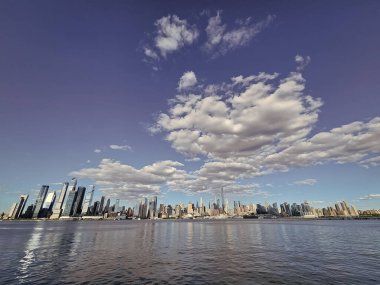 Metropolitan şehri. Büyük şehir manzarası. New York şehir merkezi. Manhattan silueti. New York şehri. New York 'un gökdelen şehri. Kentsel mimari. Manhattan şehir merkezi. NYC sahnesi.