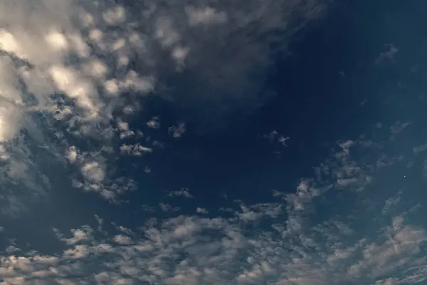 Fundal Tulbure Cerul Nori Fundal Schi Înnorat Fundal Peisaj Cloud Imagini stoc fără drepturi de autor