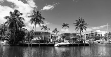 Bu özel yaz panorama merkezinde hayat. Yaz mevsiminde cennete kaçmak. Lüks yaz mevsiminde rahatla. Bu çarpıcı yaz gezisinde nihai lüksü tecrübe edin..