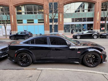 New York City, ABD - Mart 2024 Dodge Charger SRT Helkat otomotiv markalı araba, yan görüş.