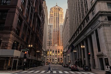 Chicago, ABD - 28 Nisan 2023 Chicago Ticaret Binası Yönetim Kurulu Chicago Loop 'ta yer alan gökdelen sanat deco binası.