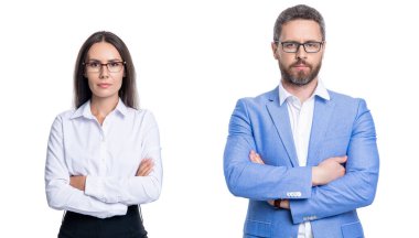 İş arkadaşı olan iş adamları. İş liderliği ve başarı. Lider, liderliği temsil ediyor. Başarılı iş adamları. İşletme lideri beyazları soyutladı. Ofiste iki meslektaş.