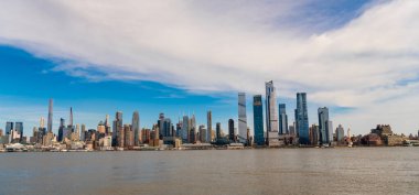 New York, ABD - 31 Mart 2024: Manhattan Metropolitan City. Metropolis şehir manzarası. New York şehir merkezi. Manhattan Skyline şehir manzarası. New York City gökdelen binası. New York City Panorama silüeti.