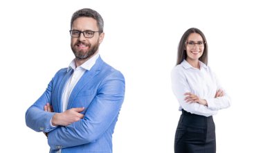 Takım elbiseli iş adamları. İş başarısı beyazda izole edildi. Başarılı bir ortaklık. İş ekibi başarısı. İş adamlarının başarısı için reklam. Finansal açıdan başarılı bir anlaşma. İlham verici görüş.