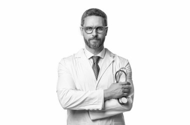 Tıp doktoru beyazları izole etti. Stüdyodaki tıbbi adam. Arka planda tıbbi adam var. Tıp doktorunun fotoğrafı..