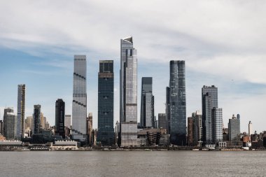 New York City, ABD - 31 Mart 2024: New York City gökdelen binası. New York mimari silueti. Manhattan Metropolitan Şehri. Metropolis şehir manzarası. New York şehir merkezi. Manhattan gökyüzü şehir manzarası.