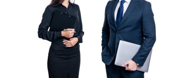 Pazarlıkta iş ortağı. Sözleşmeyle uğraşıyorum. İş adamları belge imzalıyor. İş adamları kontrat imzalıyor. Beyazlar üzerinde izole edilmiş bir iş anlaşması imzalamak. İş ilişkilerinde ilişkiler.