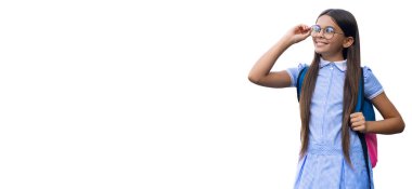 Bilgi ve eğitim. Okul eğitimi. Öğrenci hayatı. Genç kız okula geri döndü. Bilgi toplama günü. Üniversitede eğitim. Kız öğrenci beyazdan soyutlanmış. 1 Eylül. Ders çalışma zamanı. Koridor modacısı..