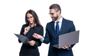 Şirket birleşmesi. İş sözleşmesi imzalayan iş adamları izole edildi. İş ortaklığı. İş adamları analitiği. İş toplantısında sözleşme imzalamak. Başarılı pazarlıklar. Resmi sözleşme.