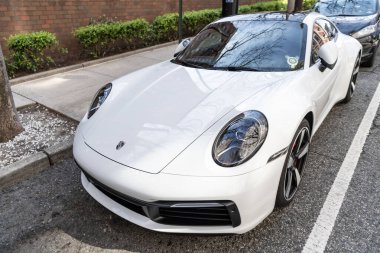 New York City, ABD - 31 Mart 2024: Porsche 992 açık hava, üst manzara.