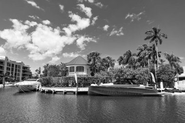 Bu çarpıcı yaz gezisinde lüks bir deneyim. Bu özel yaz mevsiminde hayat. Lüks bir yaz mevsiminde cennete kaçmak. Lüks bir yaz gezisinde rahatla..