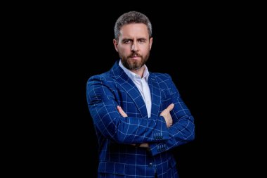 Başarılı, olgun iş adamı patron iş elbisesi içinde başarıyı ve güveni simsiyah olarak ifade ediyor..