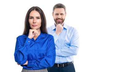 Lider, liderliği temsil ediyor. Başarılı iş adamları. İşletme lideri beyazları soyutladı. Ofiste iki meslektaşım var. İş arkadaşı olan iş adamları. İş liderliği ve başarı. iş desteği.