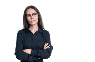 Başarılı bir iş. Girişimcinin başarısı. Liderlik. Beyazlar içinde başarılı bir iş kadını. İş kadınının profesyonel mesleği. İş kadını patronu güçlü bir liderdir. bir karar vermek..