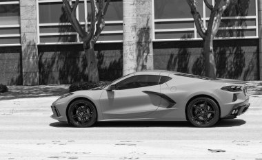 Miami Beach, Florida ABD - 15 Nisan 2021: yeşil Chevrolet Corvette Spor Araba, yan görüş.