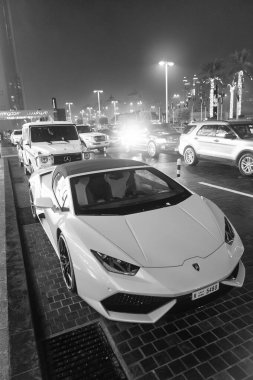 Dubai, Birleşik Arap Emirlikleri - 23 Aralık 2017: Lamborghini Huracan, ön manzara.