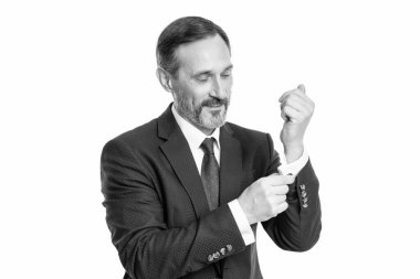 Stüdyoda takım elbiseli pozitif iş adamı. Profesyonel iş adamının fotoğrafı. Takım elbiseli beyaz iş adamı. Yetişkin iş adamı beyaz arka planda izole edilmiş.