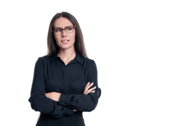 İş görüşü. Başarılı iş kadını beyazları izole etti. Hırslı şirket yöneticisi. İş kadınlarının liderliği. Gözlüklü iş kadını. Girişimci için başarılı bir iş. Reklam..