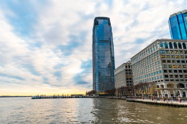 New York, Jersey City, ABD - 20 Aralık 2023: NJ New Jersey 'deki Goldman Sachs Tower gökdelen binası. Mimari.