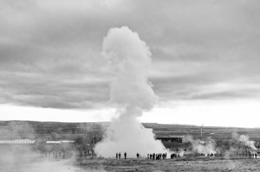 Geysir, İzlanda - 15 Ekim 2017: gaysir jeotermal püskürmede strokkur doğa İzlanda gayzeri.
