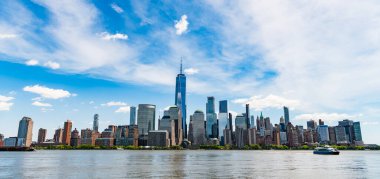New York finans bölgesi manzarası Paulus Kanca İskelesi Jersey City, New Jersey 'de. New York, ABD. Manhattan, New York, New York, New York, Skyline. Aşağı Manhattan ve Yeni Dünya Ticaret Merkezi